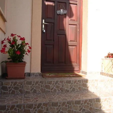 Almendra Apartman * Csopak